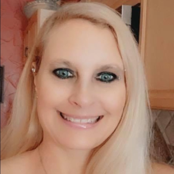 Meet your Posher, Loren Alexis - Picture 12 of 16